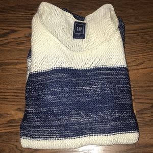 Gap sweater